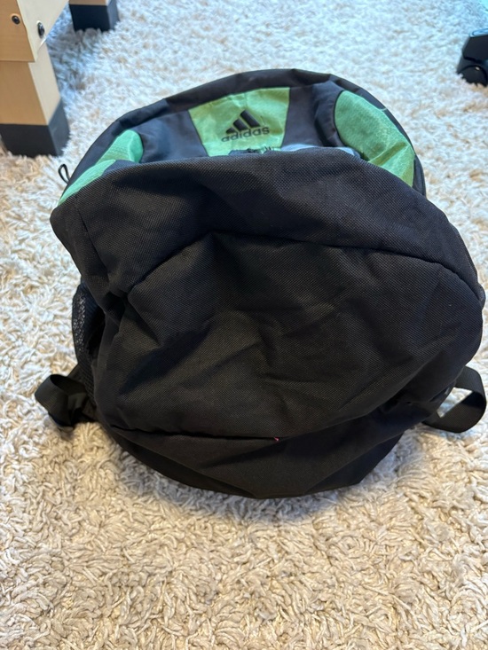 black skiing backpack laptop Yes. 16L Green and Blue Colorblock Lever Drag Big Game size:11'0 Medium Light and ice tools.